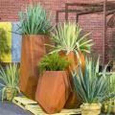 Изготовленный на заказ горшок для растений Corten Steel