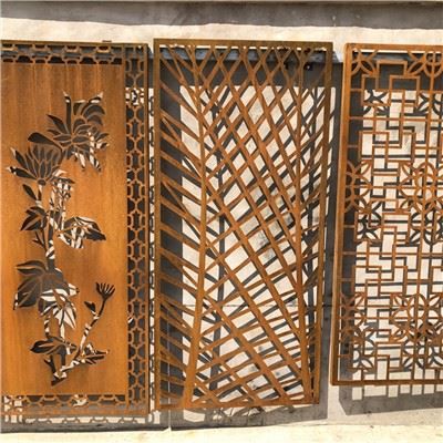 Панели из металлических экранов для сада