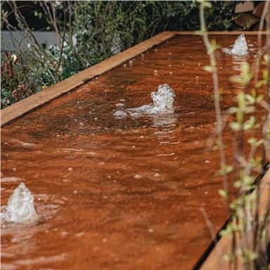 Современное водное сооружение Long Corten Steel