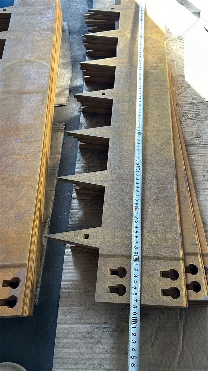 GARDEN STAKES EDGING