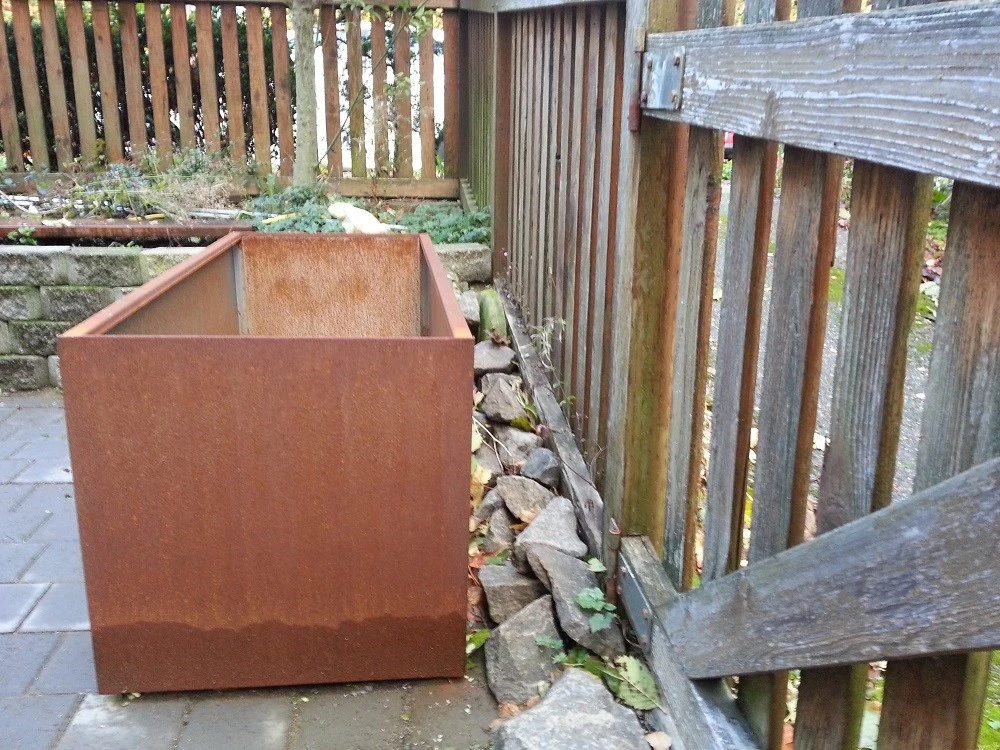 corten-steel-planter-wall corten-steel-planter-wall
