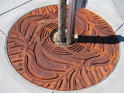 Садовые стальные ворота из дерева